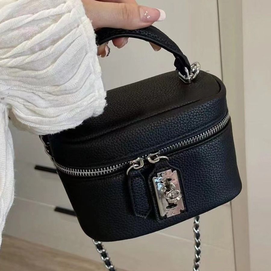 Women’s Bags Versatile Small Square Bag Niche Chain Messenger Bag Fashionable New Mobile Phone Bag Personalized Lock Handbag Box Shoulder_viptrois.com