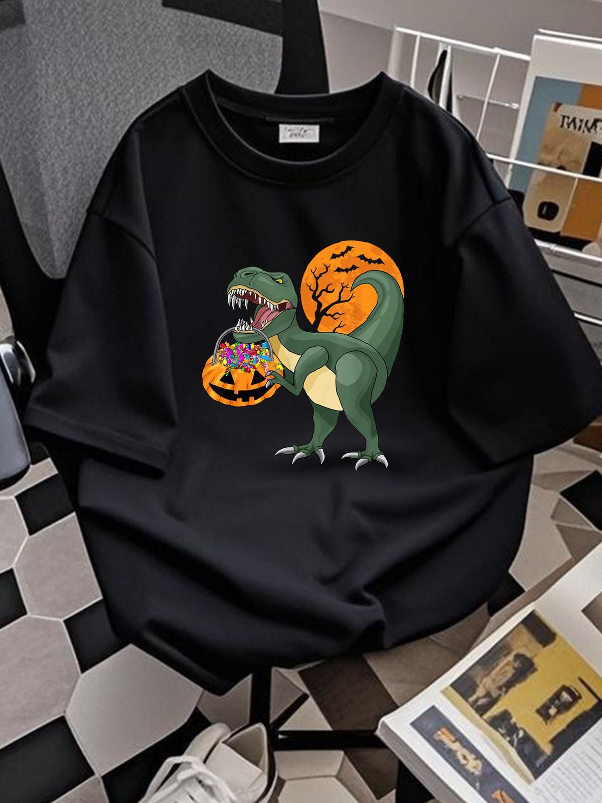 Funny Halloween Dinosaur Pumpkin Scary T Rex Boys Dino T-Shirt Slightly Graphic Print Round Neck Short Sleeve Women Top Graphic Tees Designer Clothes Summer Breathable Casual Top For Everyday Wear Women Unisex Fashion Comfortable Stylish Versatile_viptrois.com