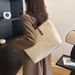Spacious & Stylish Women's Tote Bag For Daily Commute - Fashionable Crossbody Handbag With Zipper Closure, Lightweight PU Material_viptrois.com
