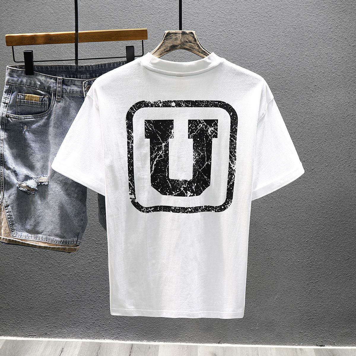 2025 Men's Short Sleeved T-shirt Summer New Style Trendy Brand Loose And Versatile Casual Handsome High End Half Sleeve_viptrois.com