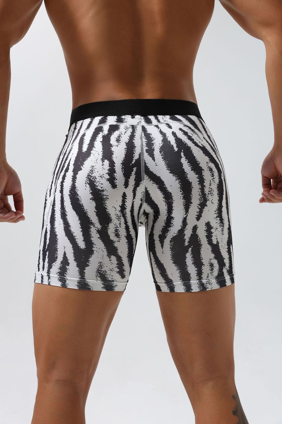 Men's Clothing Fitness Shorts Quick Drying Milk Silk Tight Three Quarter Pants Breathable Hip Lifting Running Fitness Shorts_viptrois.com