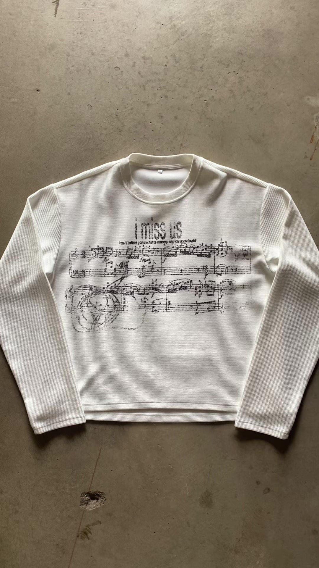 Y2K Print Long Sleeve T-Shirt – Oversized Dark Aesthetic Retro Streetwear (S-XL, Unisex)_viptrois.com