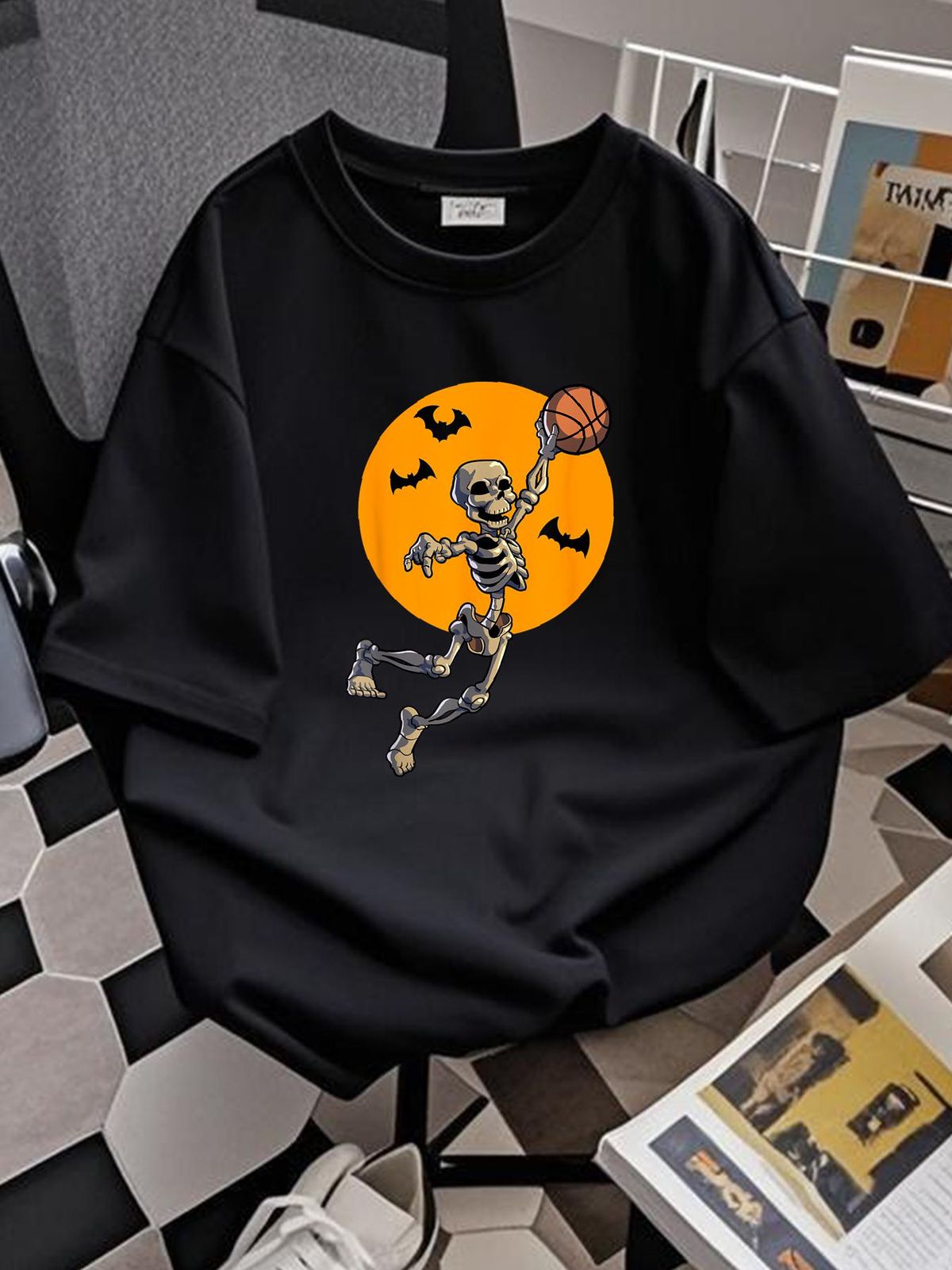 Basketball Skeleton Halloween Men Boys Basketball Halloween T-Shirt Casual Women Top Graphic Tees Women Stylish Streetwear Graphic Stretched Versatile Print Round Neck Short Sleeve Top For Everyday Wear Breathable Designer Clothes Fashion Unisex_viptrois.com