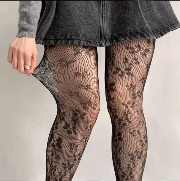 Silk Stockings Small Flower Fishnet Stockings Hollow Pure Desire Stockings Mesh Sexy Legs Black Silk Mesh Fishnet Stockings_viptrois.com