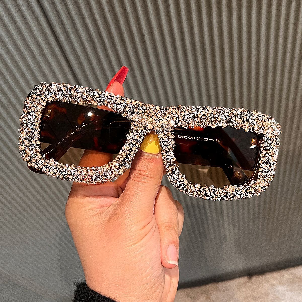 European And American Personality Rectangular Frame Sunglasses Luxury Diamond Studded Square Sunglasses For Men And Women Trendy High End Sunglasses_viptrois.com