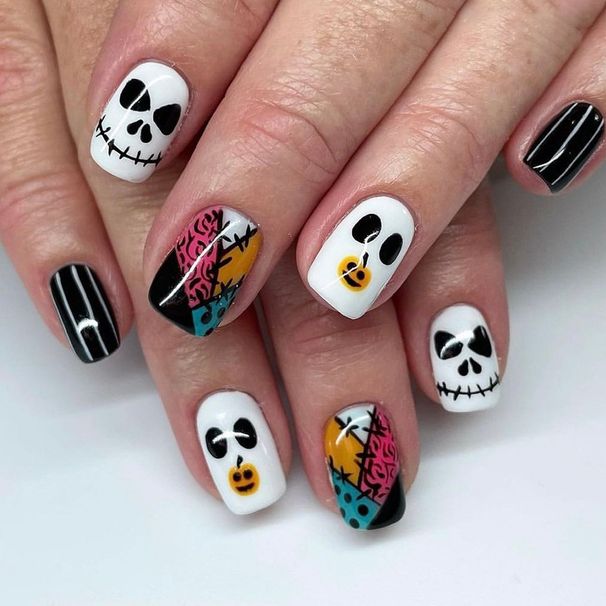 Short bright face grimace pumpkin color matching stripes 2024 new nails European and American Halloween nail art new 24 pieces_viptrois.com