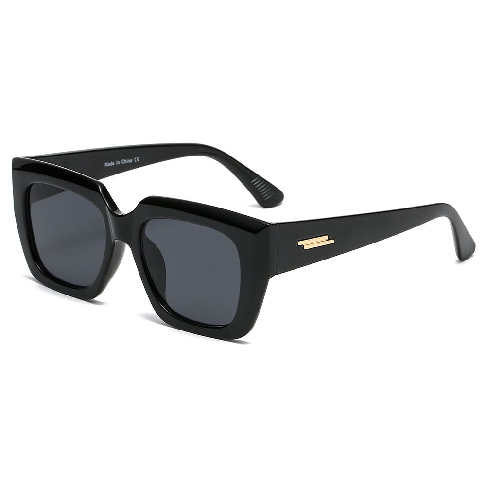 Retro Black Square Sunglasses - Slim Korean Style UV400 Sunglasses For Men (High-End Lightweight Frame, Outdoor & Fashion)_viptrois.com