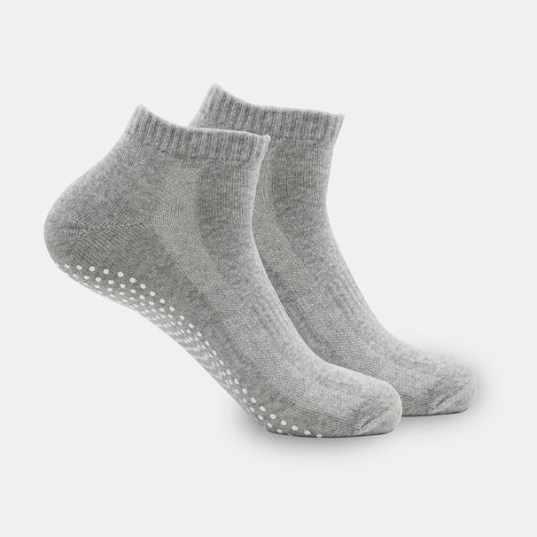 Black and white men's socks, dotted sports floor socks, sweat absorbent, breathable and non slip socks, trampoline socks and yoga socks_viptrois.com