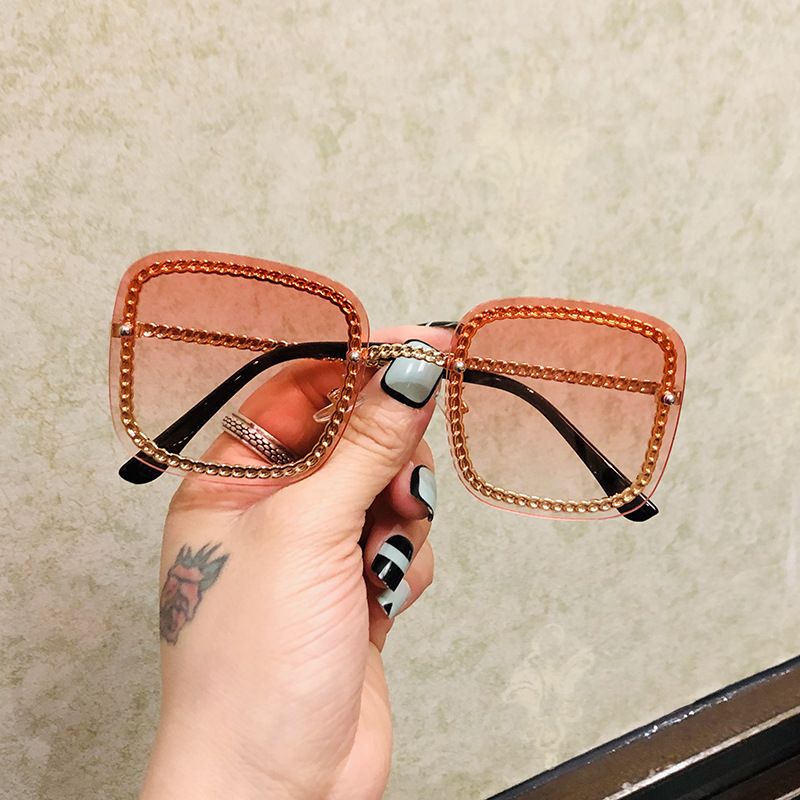 Unisex Accessories Chain Square Frame Sunglasses Metal Chain Buckle Shape Women's Sunglasses Large Square Frame Gradient Color Glasses_viptrois.com