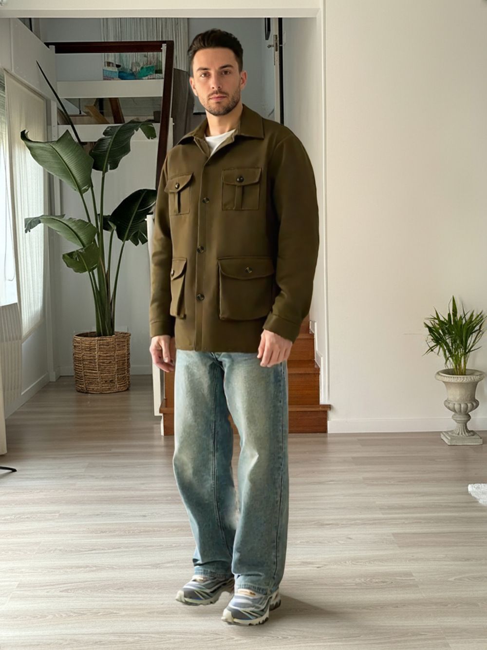 "British-Inspired Utility Jacket – Multi-Pocket Workwear With Relaxed Fit & Turn-Down Collar"_viptrois.com