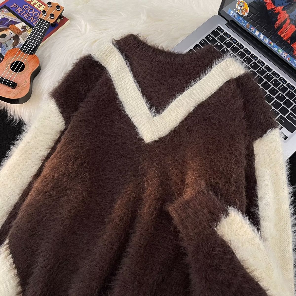 New Long Velvet Hoodie V-Knitted Shirt Long Sleeve Color Blocked Woolen Shirt For Youth_viptrois.com