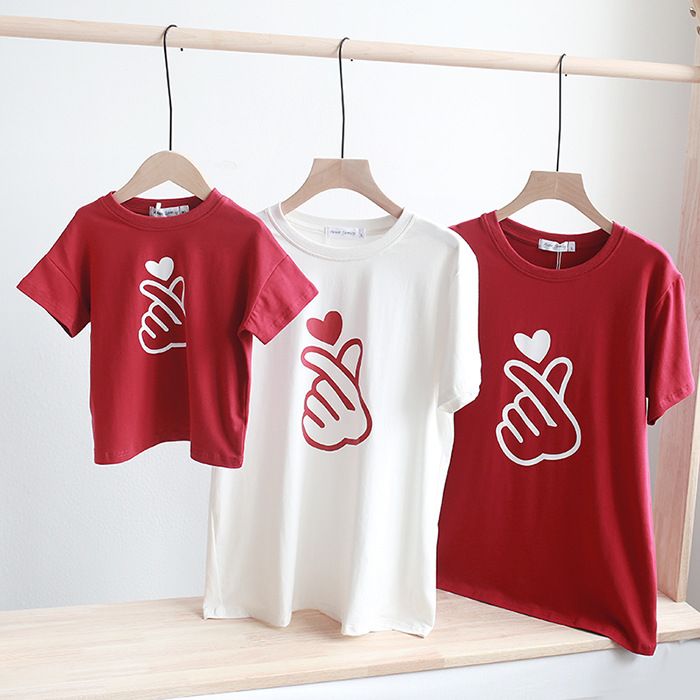 2025 New Parent Child Outfit Wholesale Spot Family Outfit Red Universal Cartoon Anime Summer School Sportswear_viptrois.com